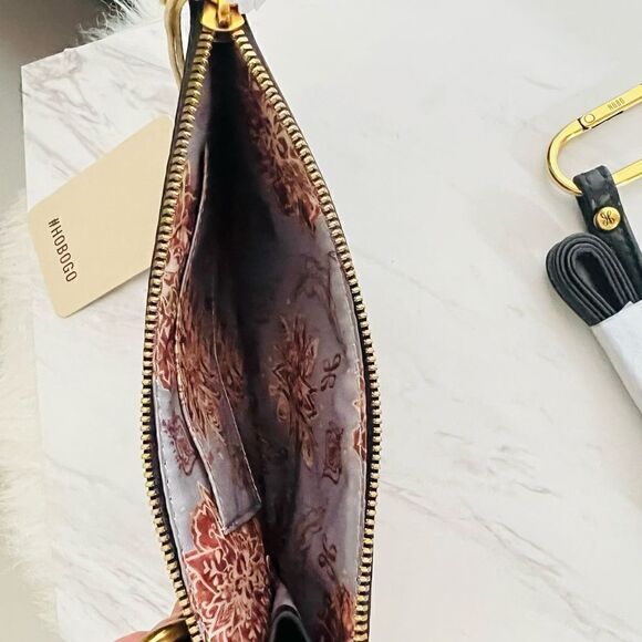 HOBO GO Tour Leather Zip Pouch‎ Bag, Wristlet, with Lanyard, Black/Gold, NWT - Picture 6 of 12